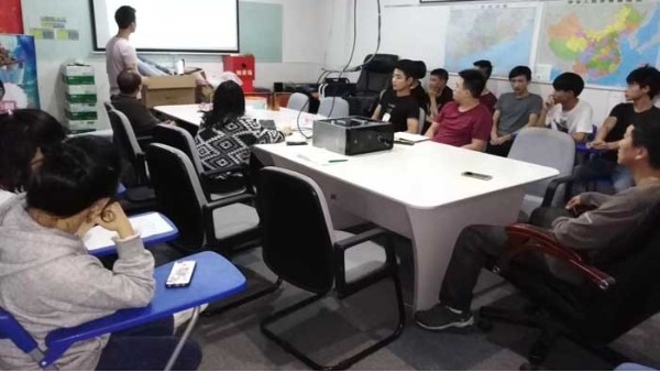力奇廣告噴繪, 對(duì)開會(huì)的看法, 我們是認(rèn)真的!  -「力奇廣告」